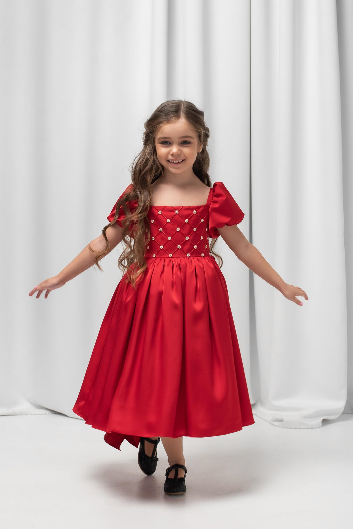Luxurious Satin Dress with Handmade Embroidery – Soft Silky Lining in Multiple Colors (Copy)
